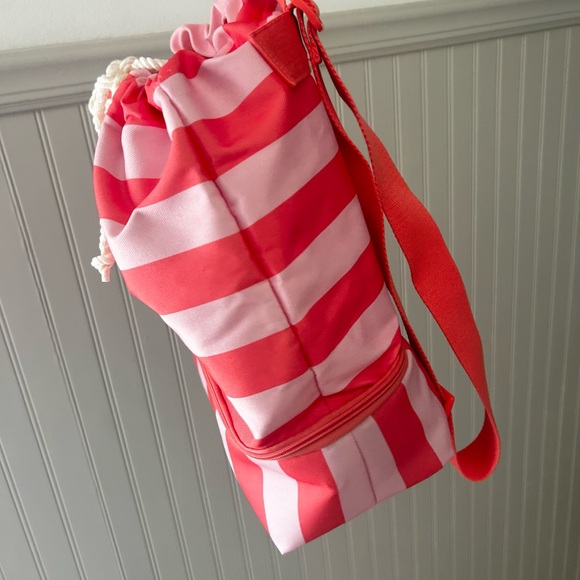 ⭐️ NEW Victoria's Secret Pink Striped Drawstring Cooler Backpack - Picture 5 of 8